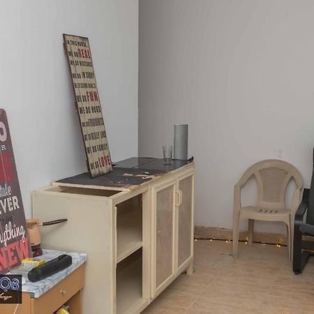 Hostel The Venue Aladdin Kuwait City Bagian luar foto
