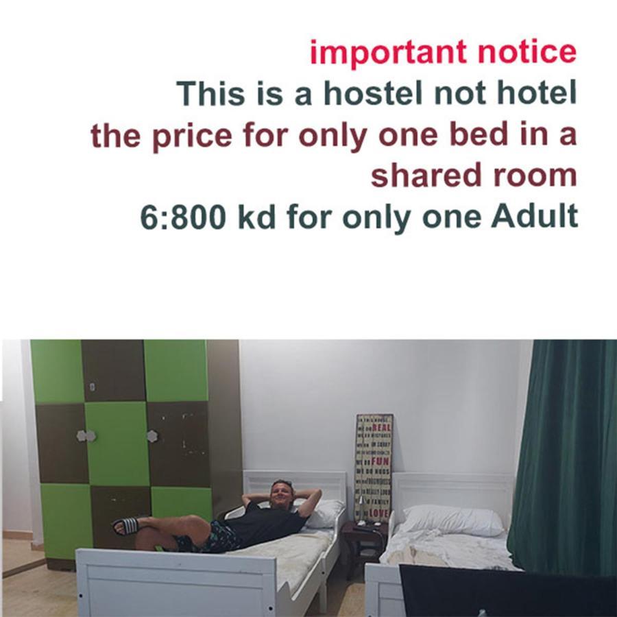 Hostel The Venue Aladdin Kuwait City Bagian luar foto
